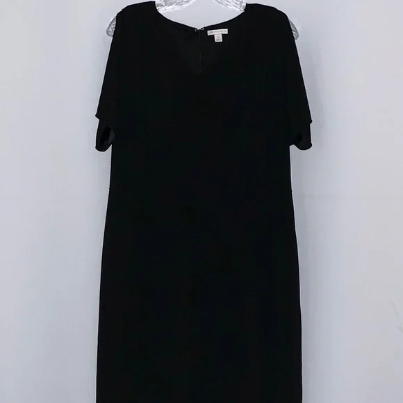 Cato Short Sleeve Black Dress - Picture 2 of 9